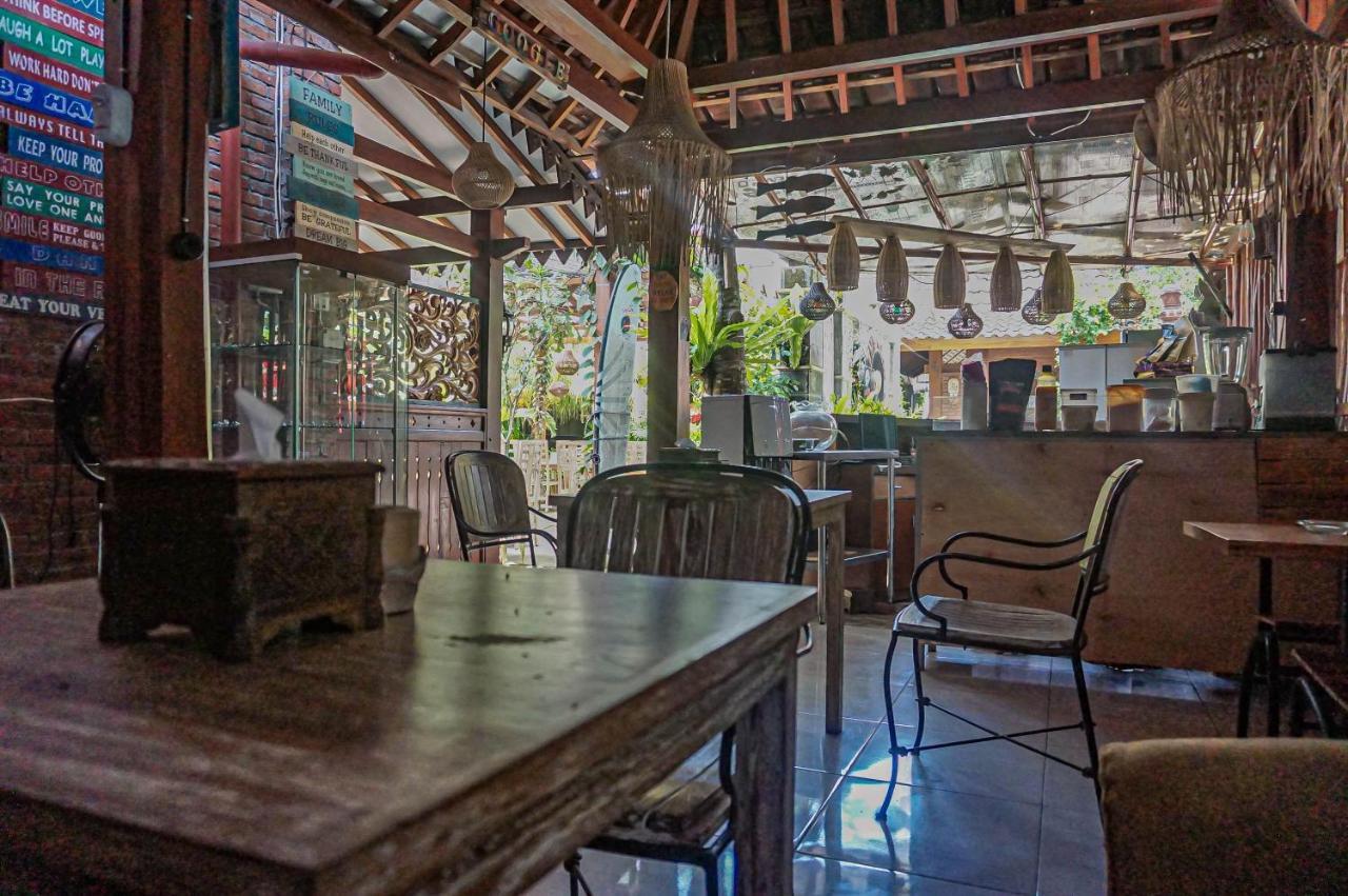 Wisma Pulau Merah Pasanggaran Esterno foto