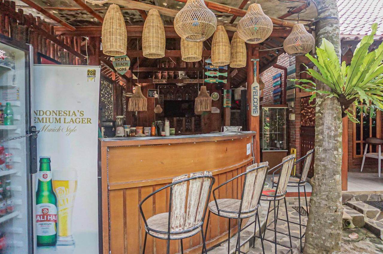 Wisma Pulau Merah Pasanggaran Esterno foto