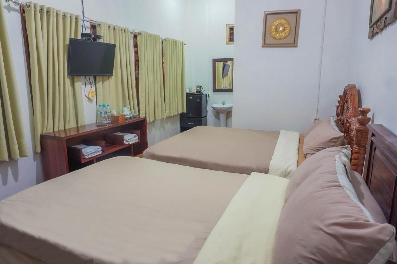 Wisma Pulau Merah Pasanggaran Esterno foto
